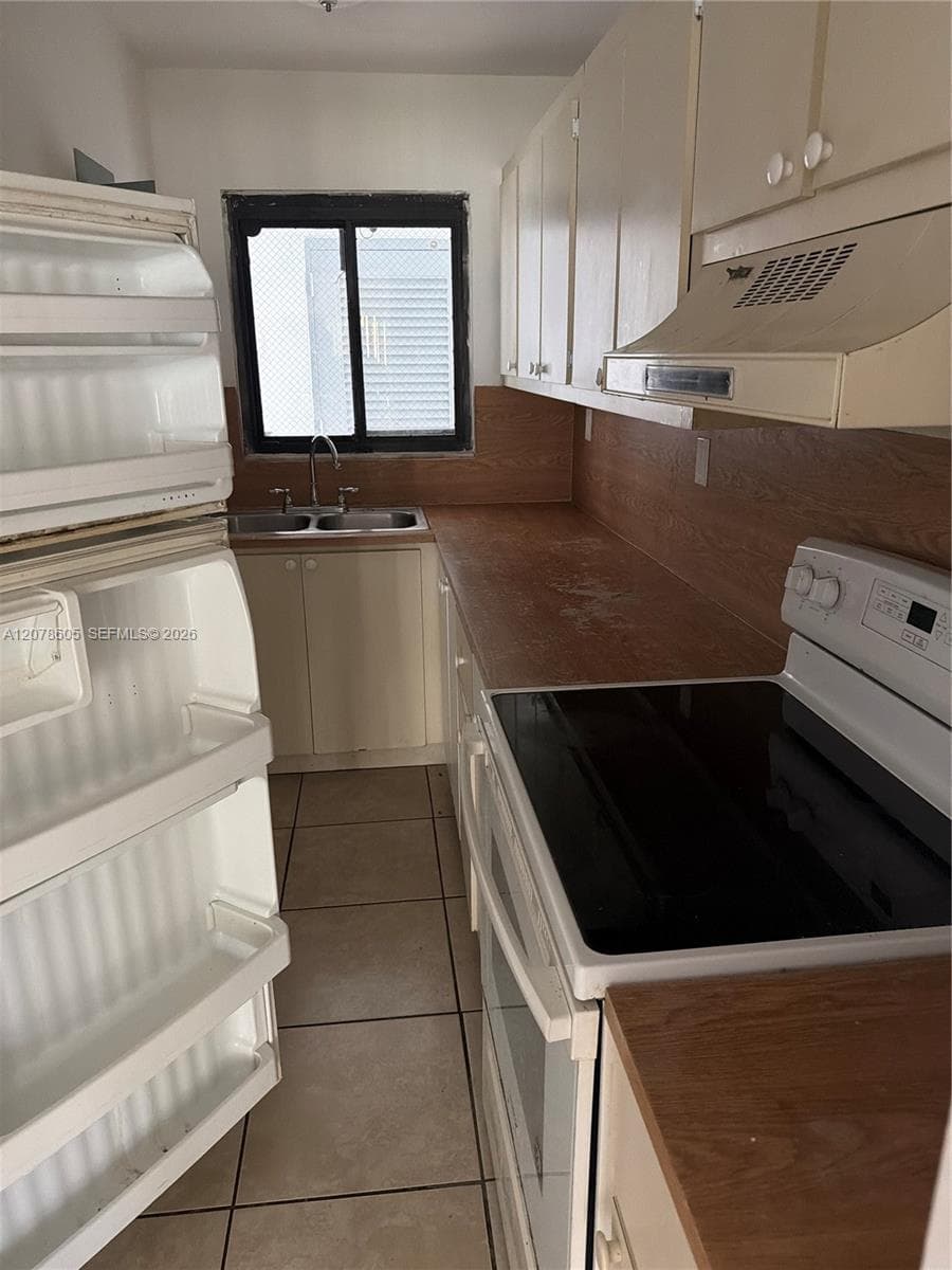 650 NE 149th St # 106F, Miami, FL 33161 photo 3
