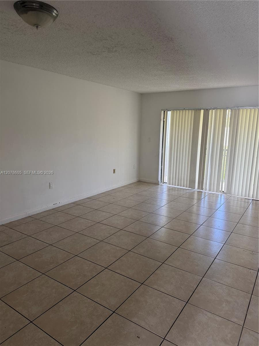 650 NE 149th St # 106F, Miami, FL 33161 photo 4