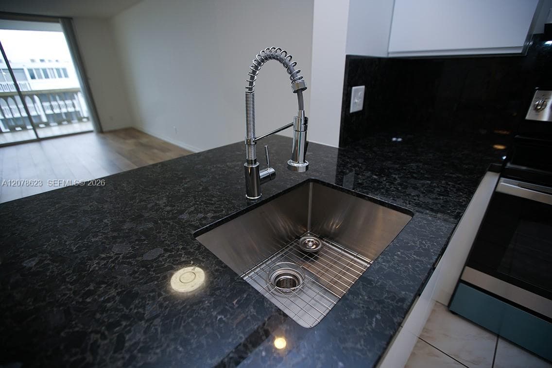 300 NE 12th Ave # 703, Hallandale Beach, FL 33009 photo 13