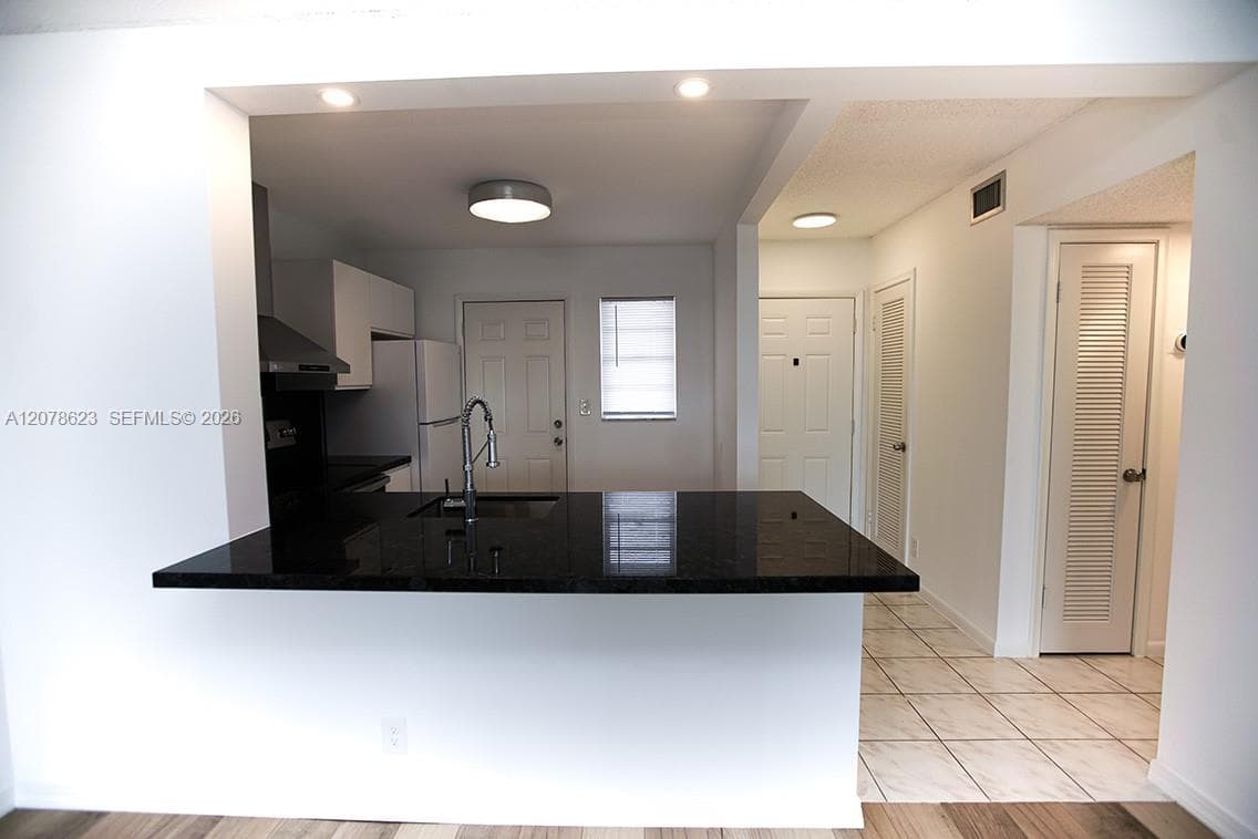 300 NE 12th Ave # 703, Hallandale Beach, FL 33009 photo 12