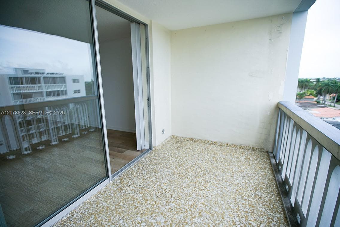 300 NE 12th Ave # 703, Hallandale Beach, FL 33009 photo 10