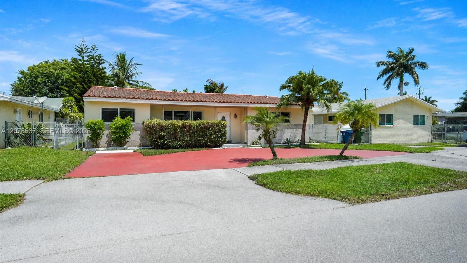 903 NE 2nd St, Hallandale Beach, FL 33009