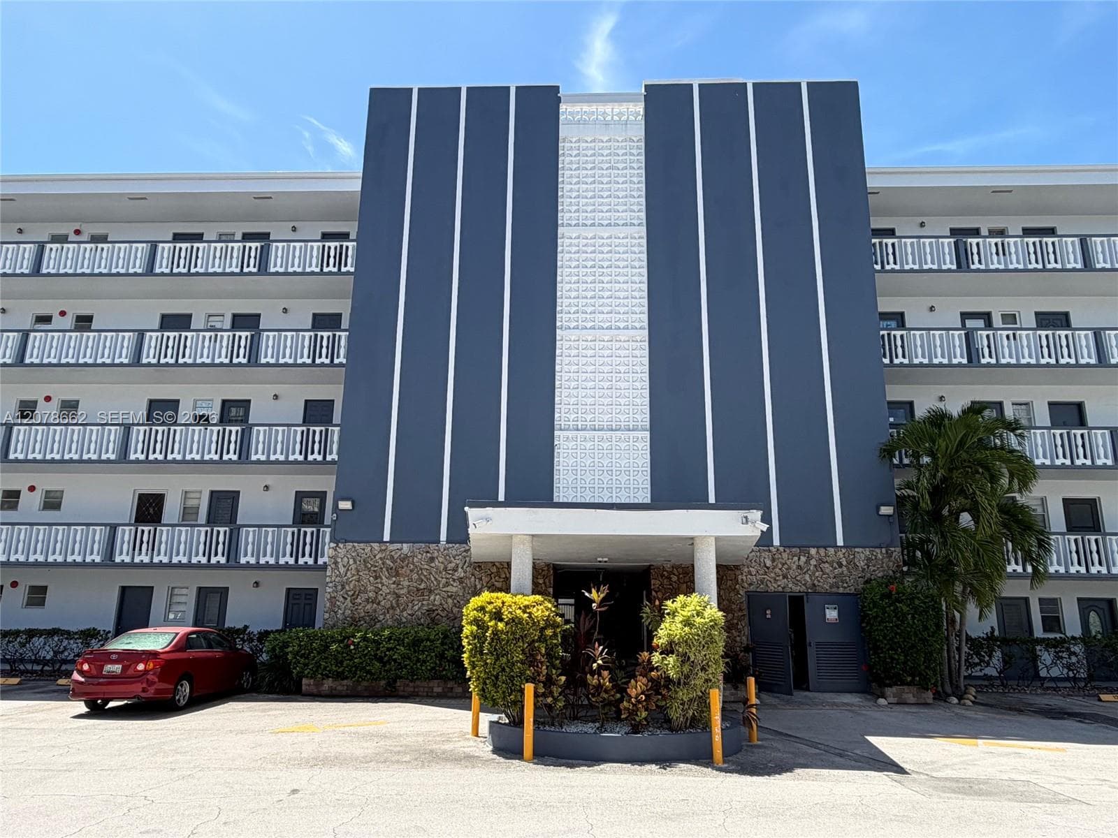 232 NE 12th Ave # 103, Hallandale Beach, FL 33009 photo 2