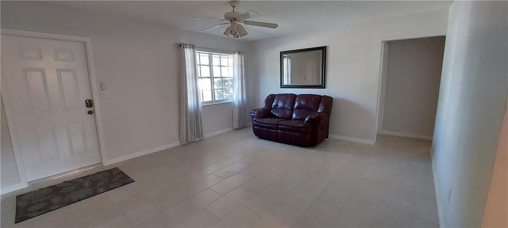 738 SW 5th Avenue, Hallandale Beach, FL 33009 photo 2