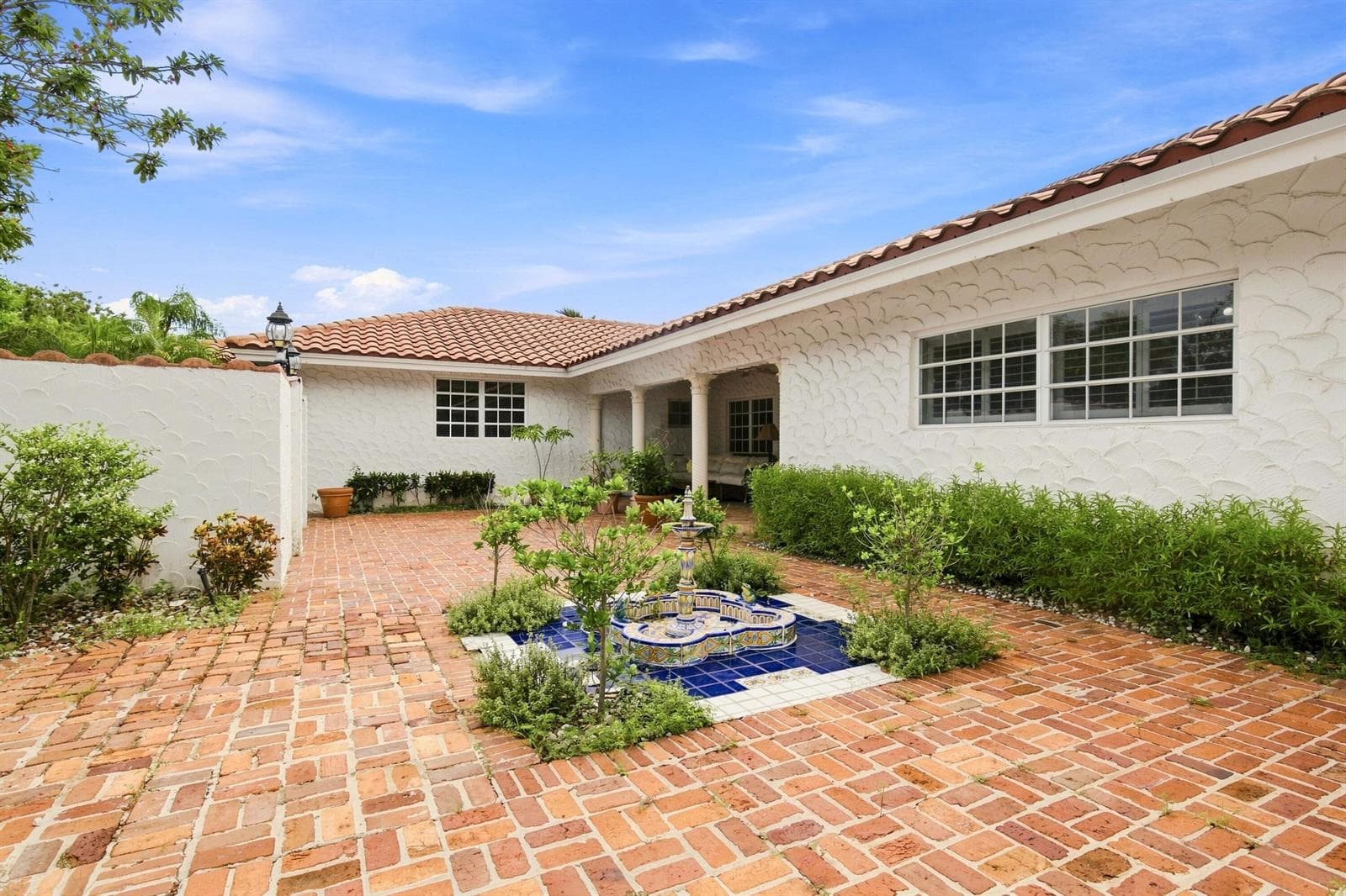 4903 WOODLANDS Boulevard, Tamarac, FL 33319 photo 9