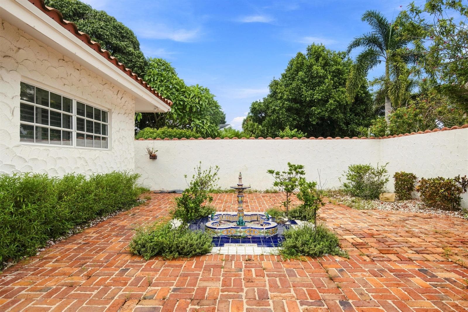 4903 WOODLANDS Boulevard, Tamarac, FL 33319 photo 8