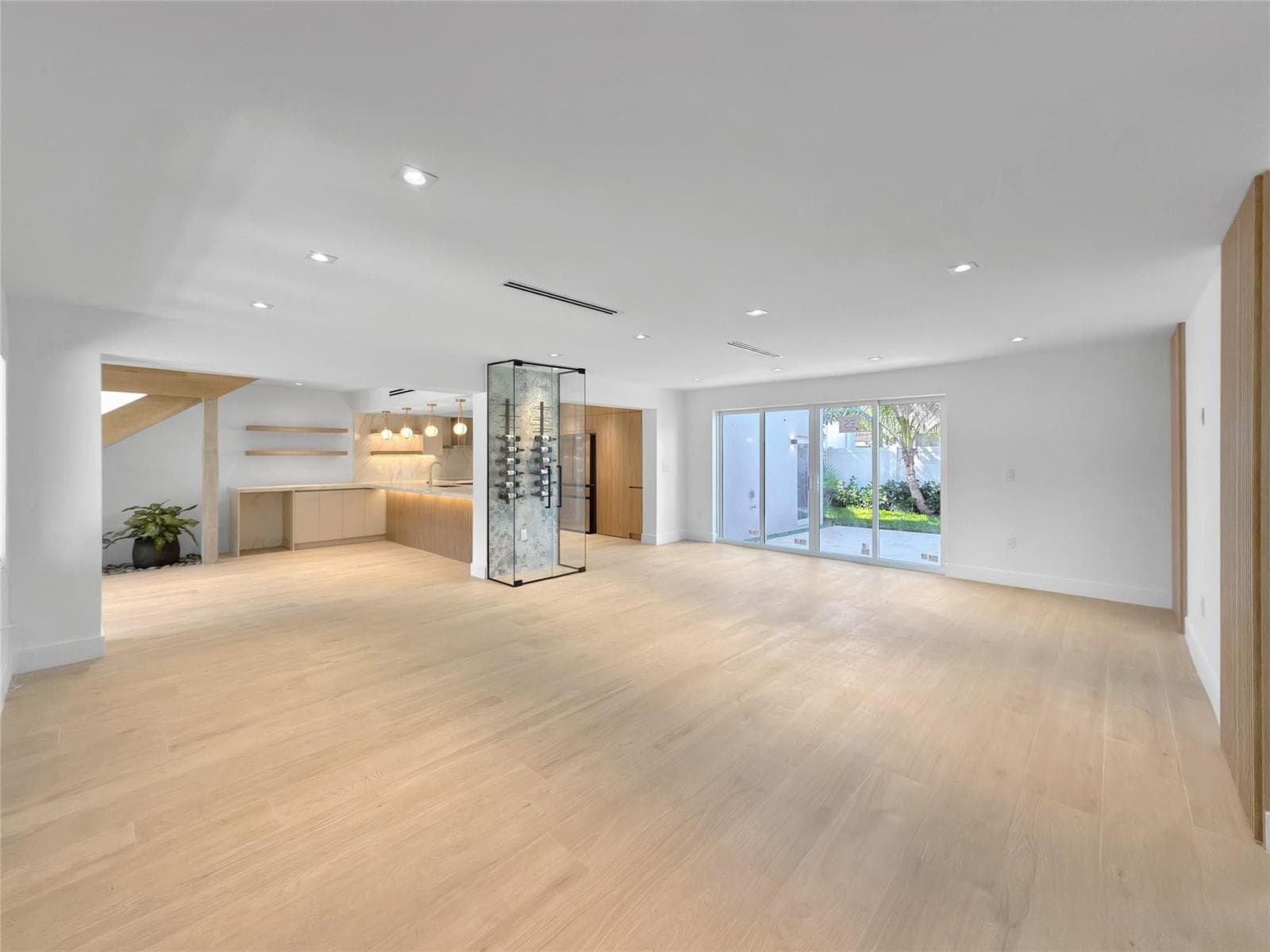 729 NE 17th Terrace, Fort Lauderdale, FL 33304 photo 9