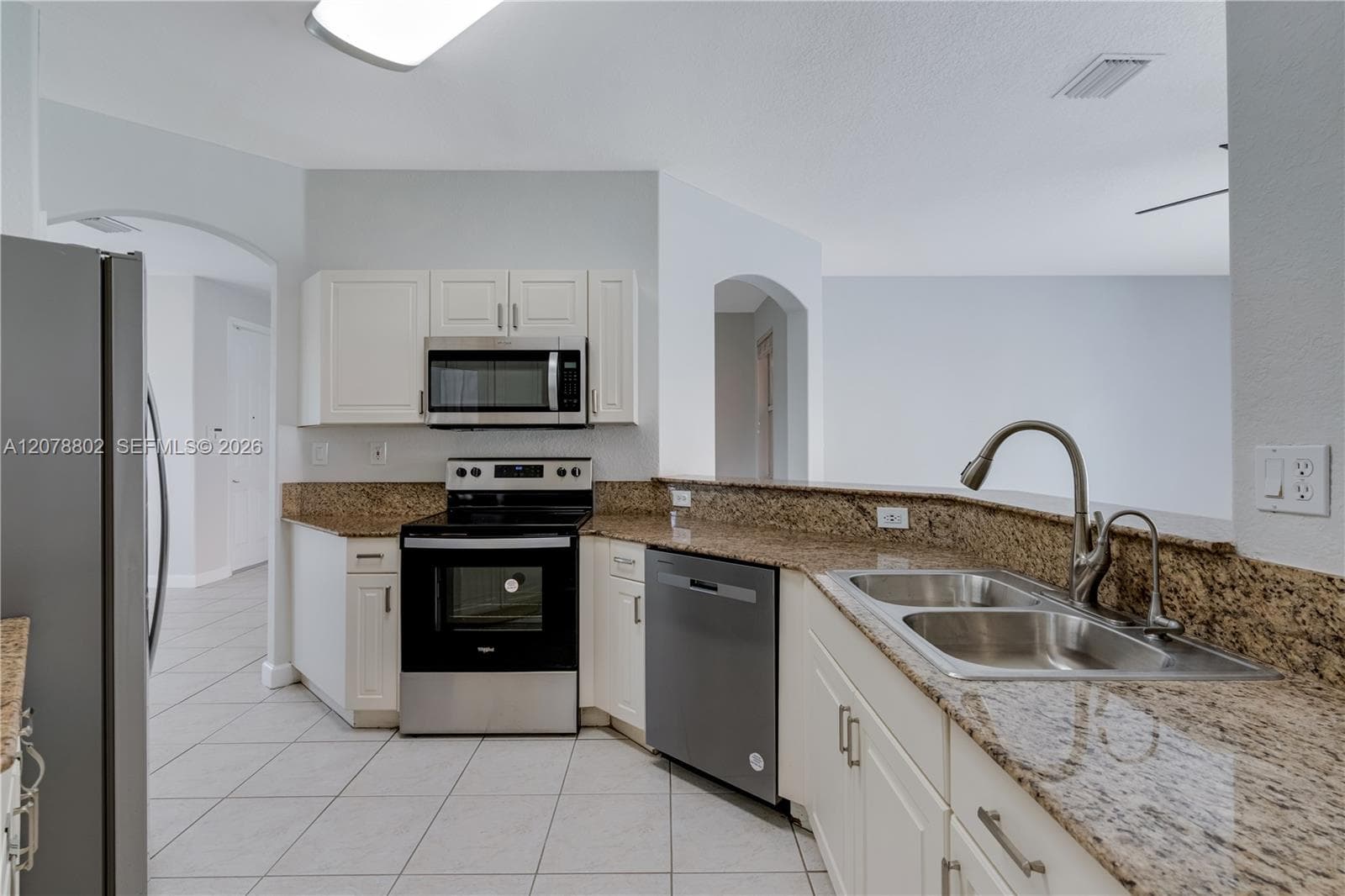 8450 NW 113th Psge, Doral, FL 33178 photo 10