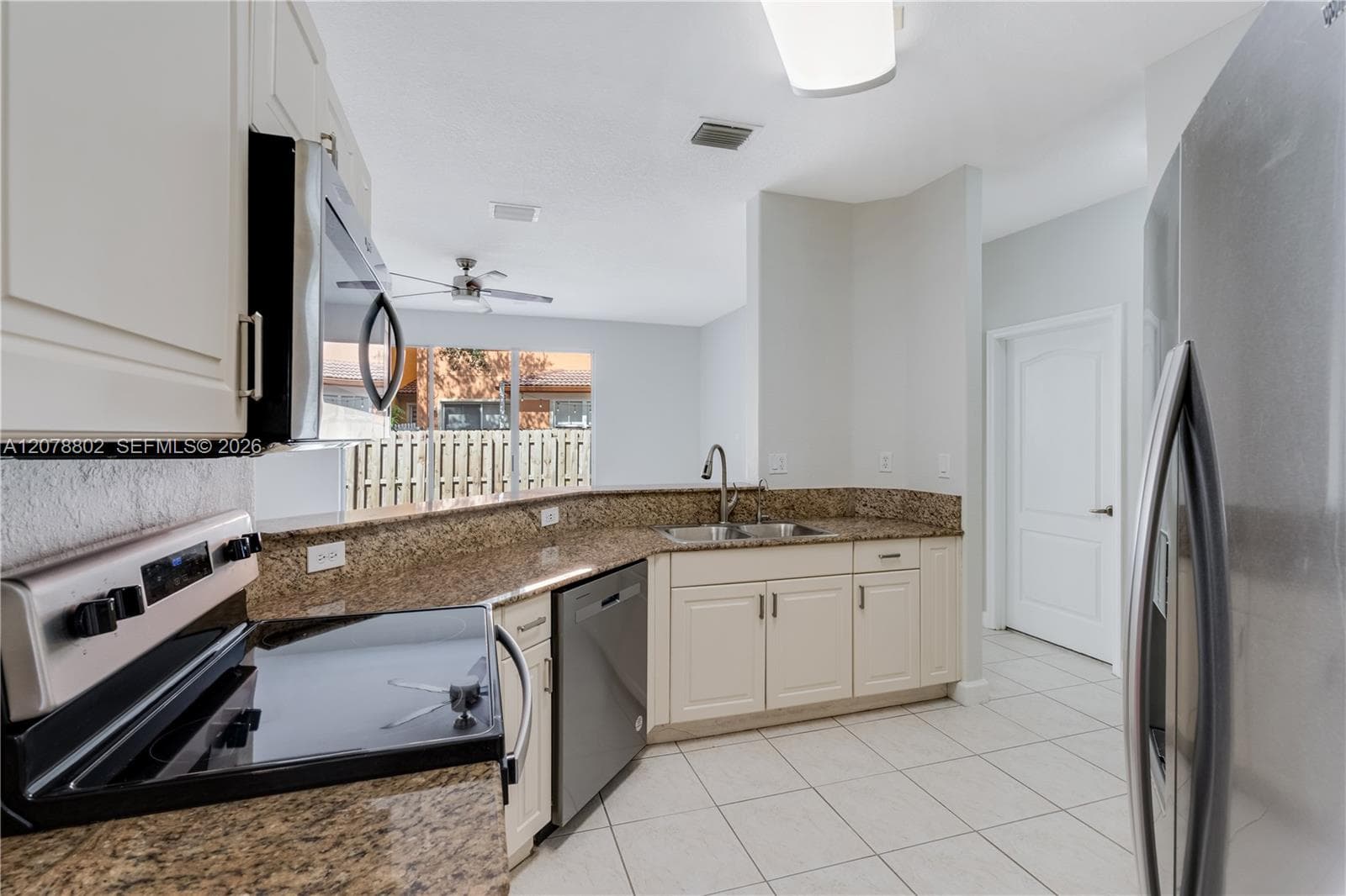 8450 NW 113th Psge, Doral, FL 33178 photo 11