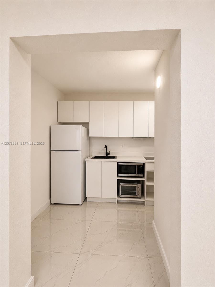 5055 NW 7th St # 1004, Miami, FL 33126 photo 2