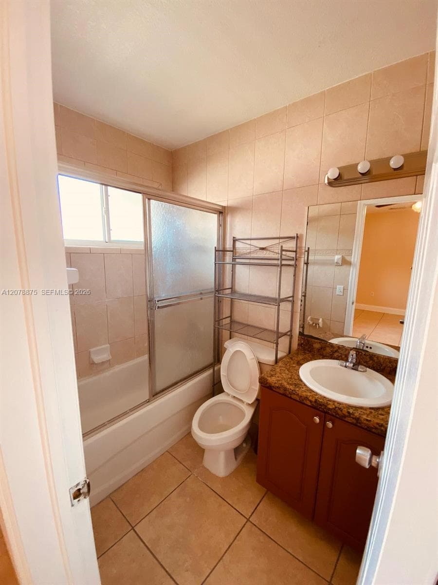 2272 NW 66th St, Miami, FL 33147 photo 7