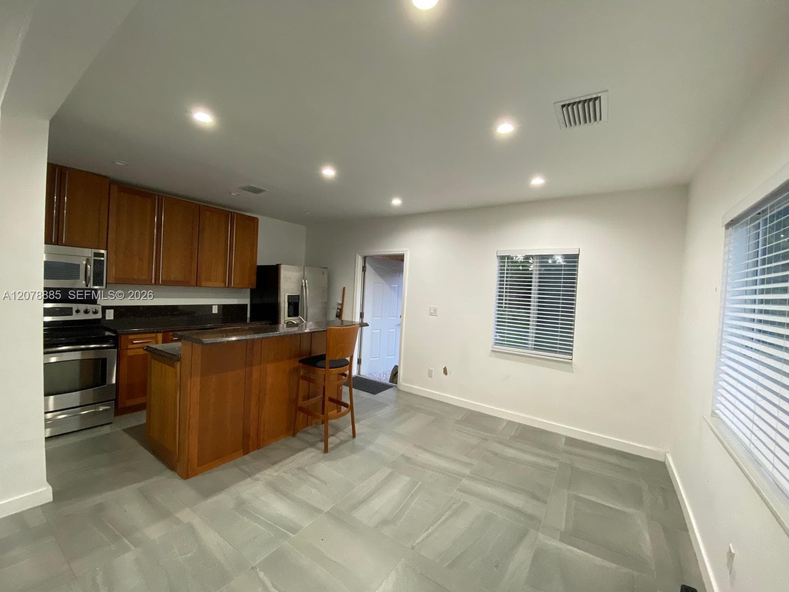 2129 NW 75th St, Miami, FL 33147 photo 9