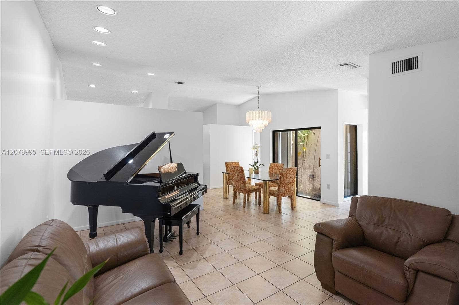 6633 NW 176th Ter, Hialeah, FL 33015 photo 6