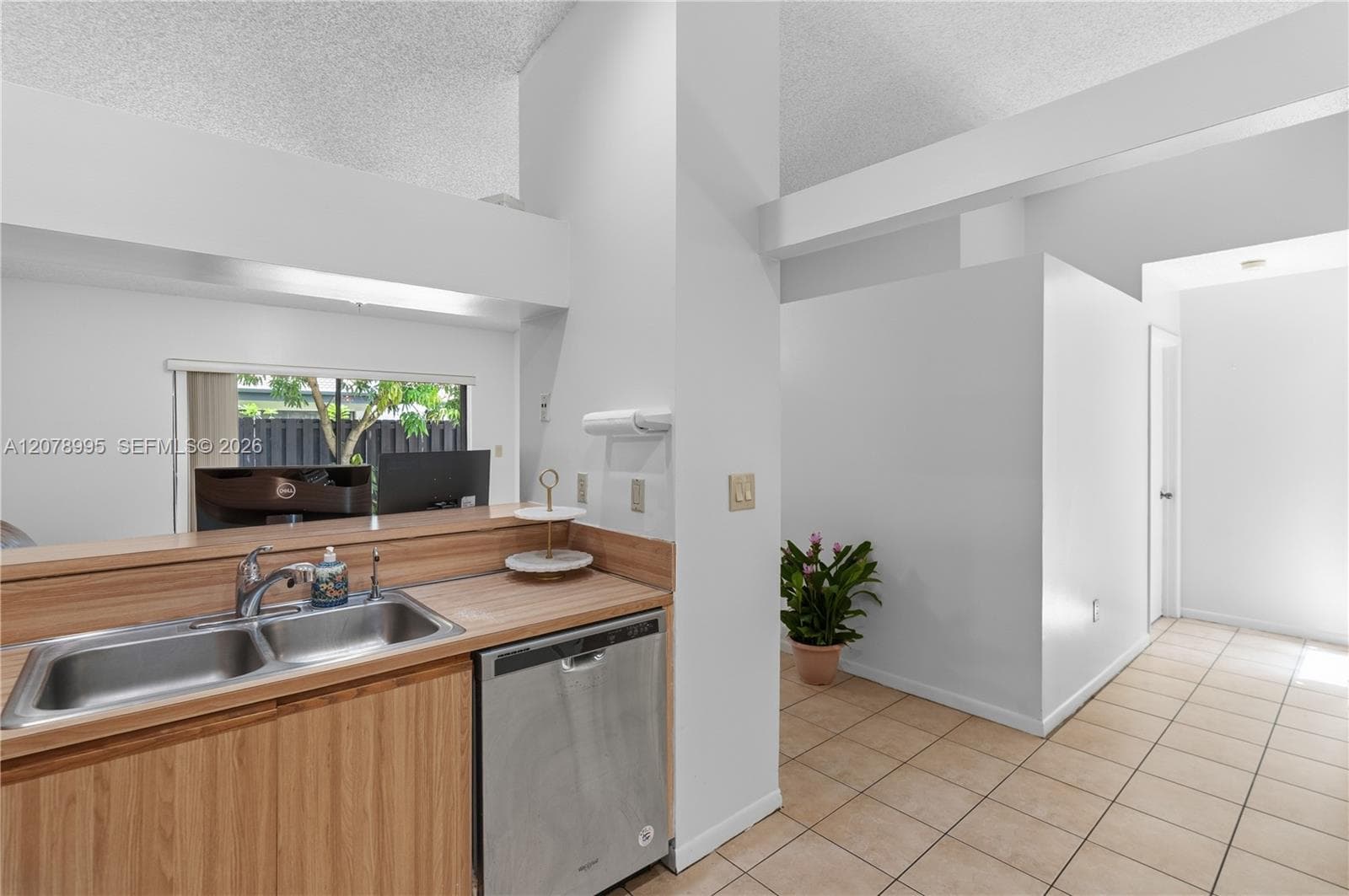 6633 NW 176th Ter, Hialeah, FL 33015 photo 12