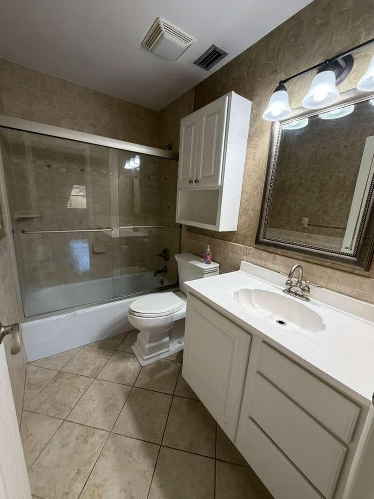 2050 Oleander Boulevard # 2-202, Fort Pierce, FL 34950 photo 2