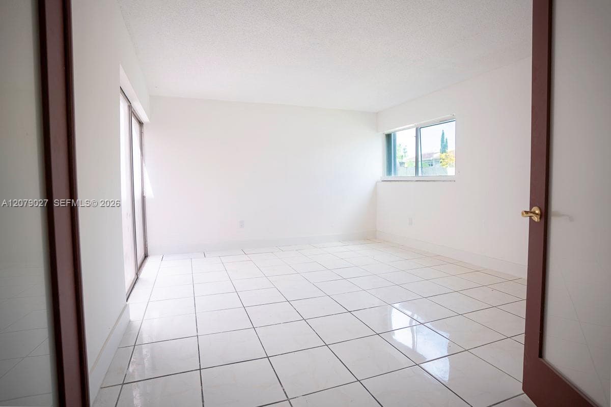 14295 Kendale Lakes Cir, Miami, FL 33183 photo 13
