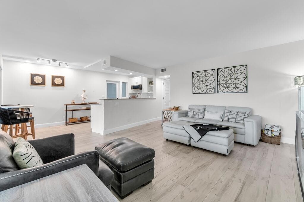 4848 NE 23RD Avenue # 8A, Fort Lauderdale, FL 33308 photo 13