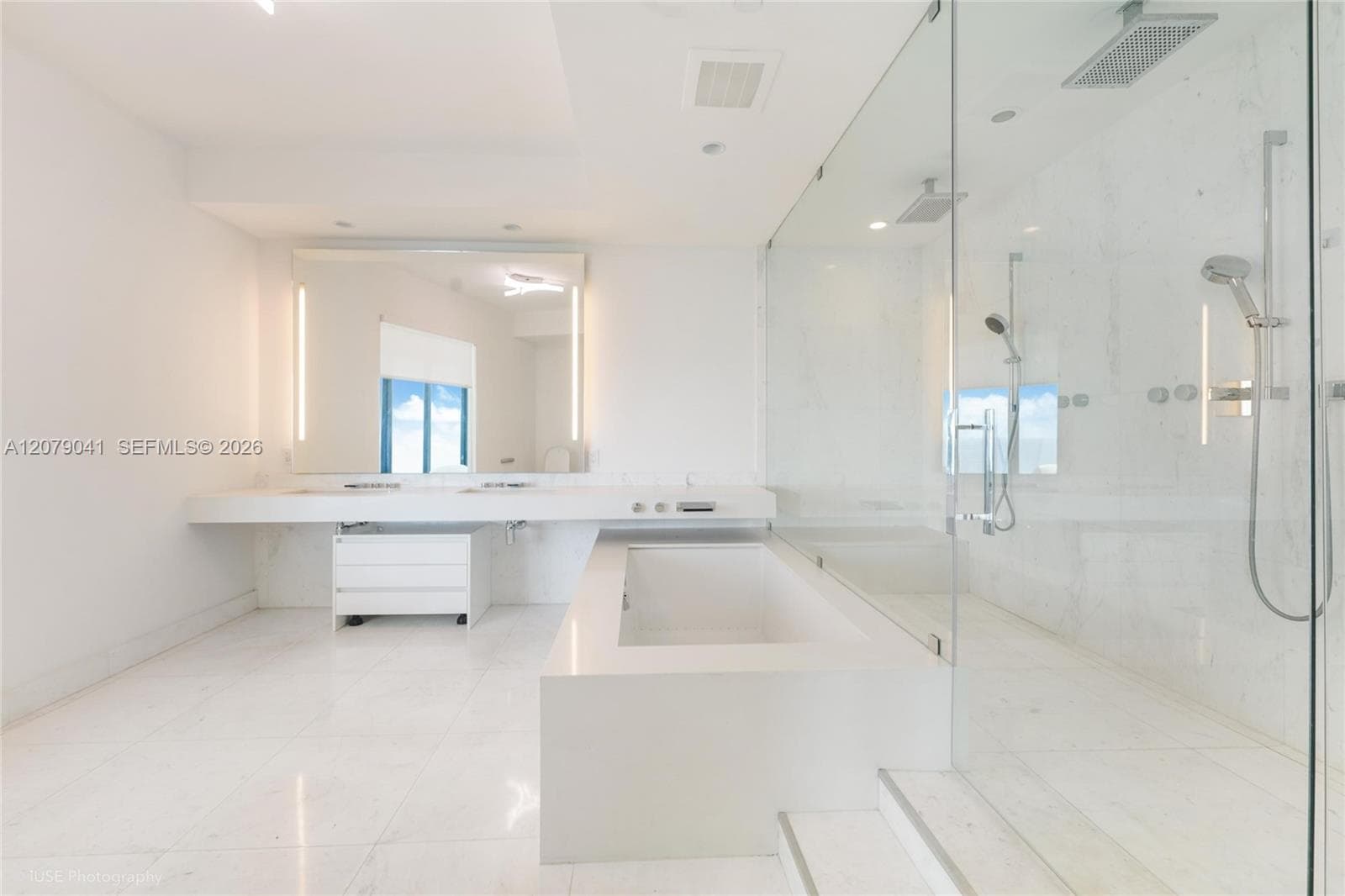 18555 Collins Ave # 1901, Sunny Isles Beach, FL 33160 photo 9