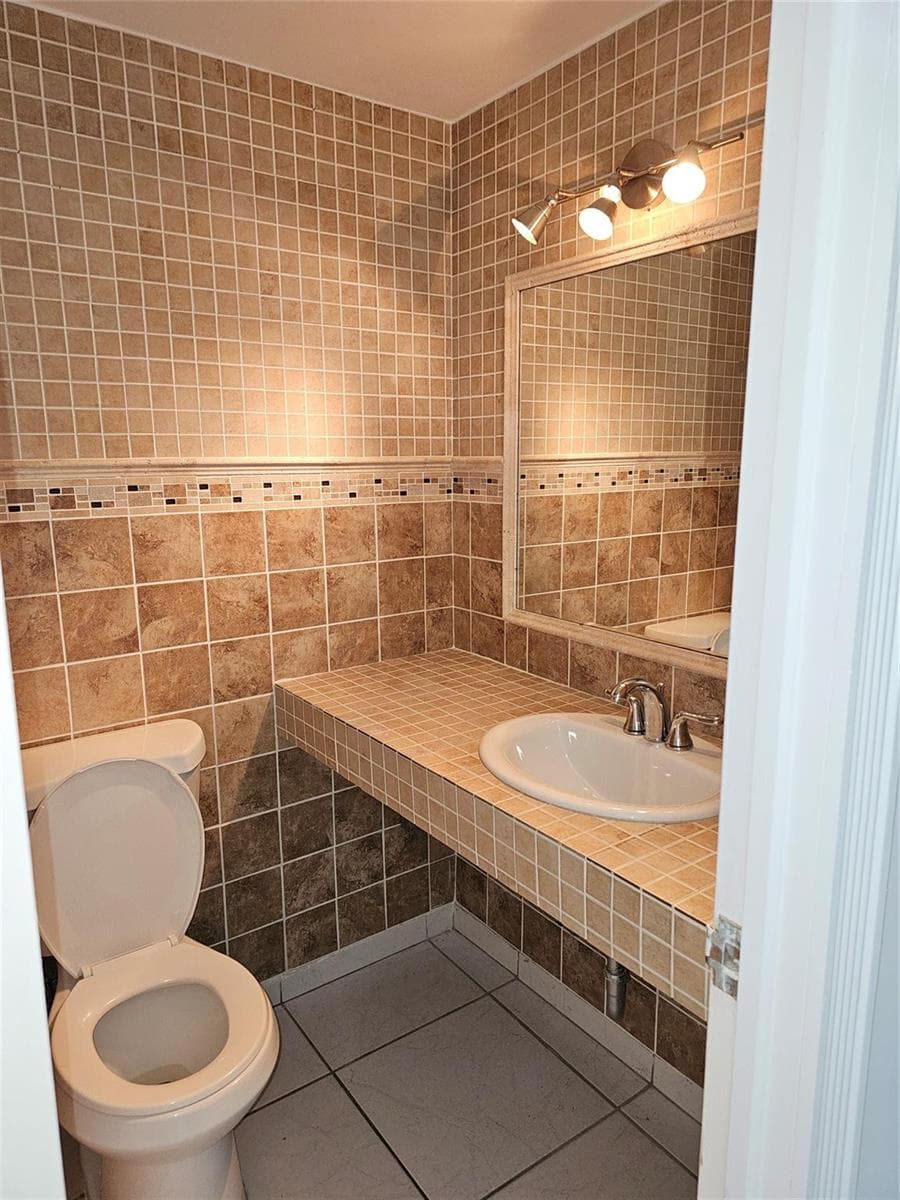 500 BAYVIEW Drive # 817, Sunny Isles Beach, FL 33160 photo 7