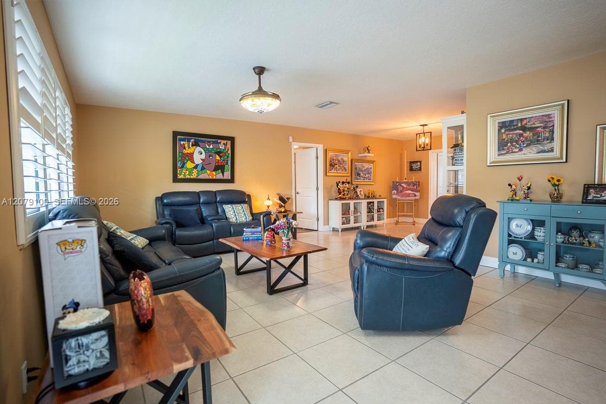4301 Adams St, Hollywood, FL 33021 photo 2