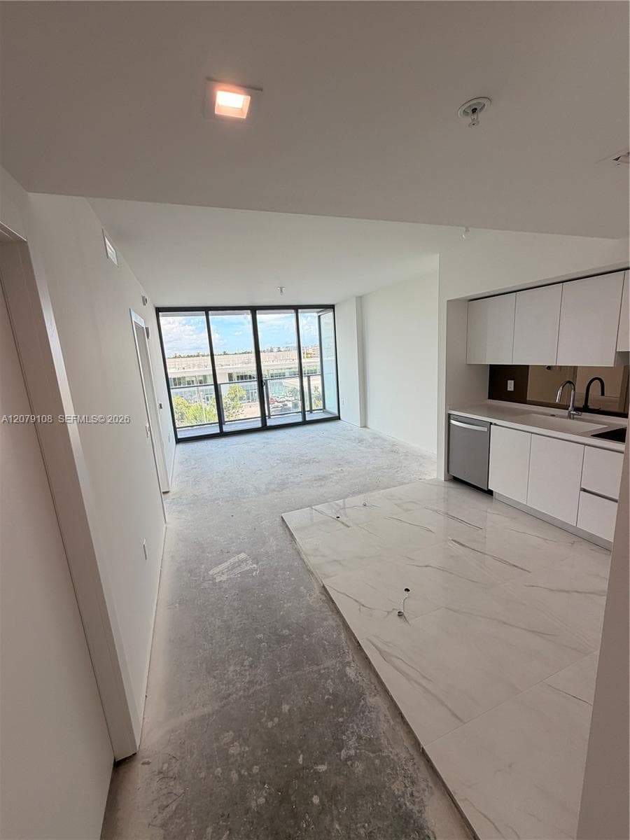 1170 E Hallandale Beach # 403, Hallandale Beach, FL 33009