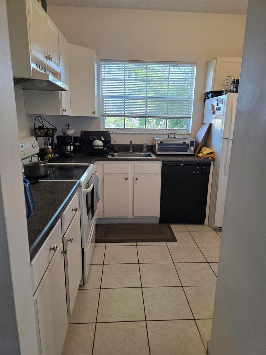 1821 NW 96TH Terrace # 5C, Pembroke Pines, FL 33024 photo 6