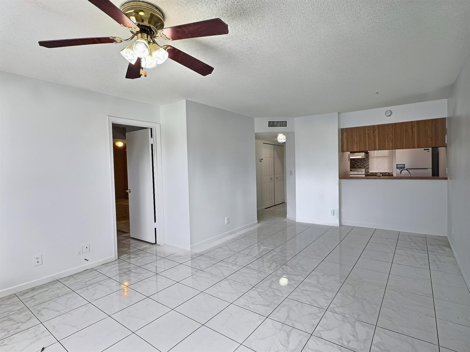 889 TWIN LAKES Drive # 1-J, Coral Springs, FL 33071 photo 7