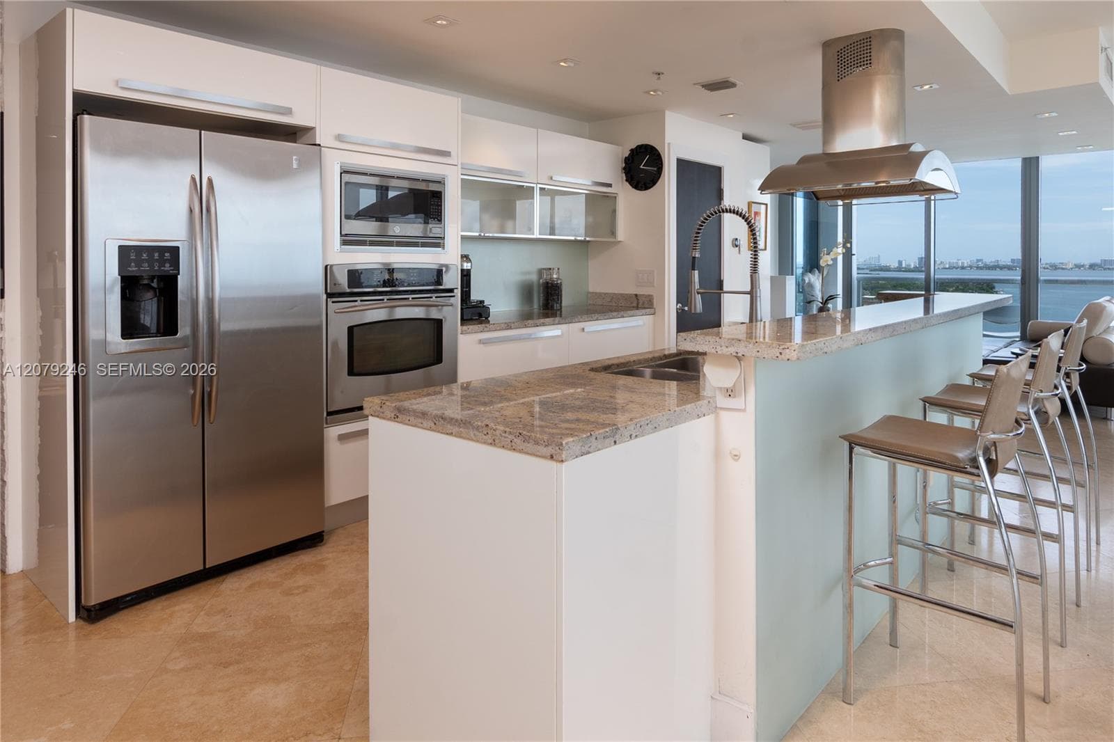 601 NE 36th St # 1412, Miami, FL 33137 photo 3