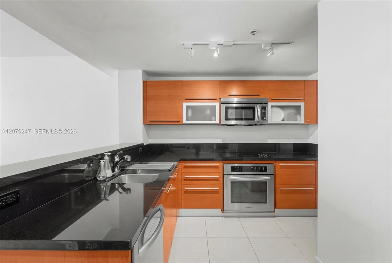 253 NE 2nd St # 1007, Miami, FL 33132 photo 12