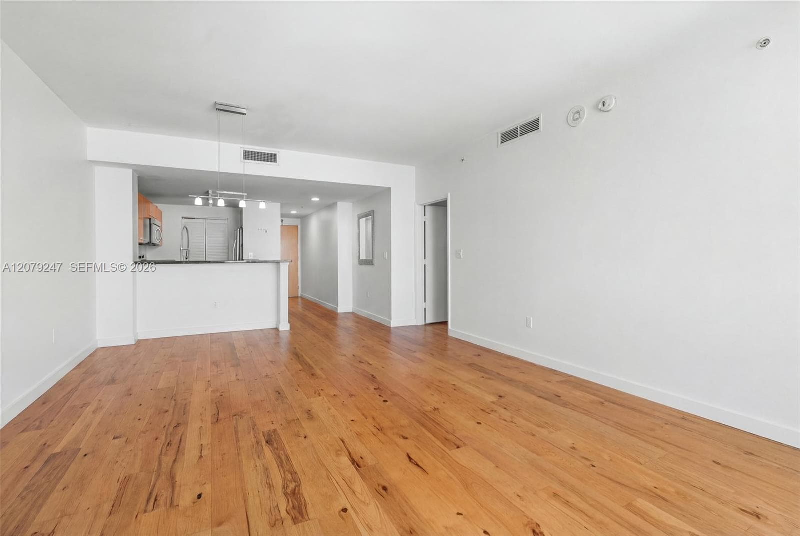 253 NE 2nd St # 1007, Miami, FL 33132 photo 5