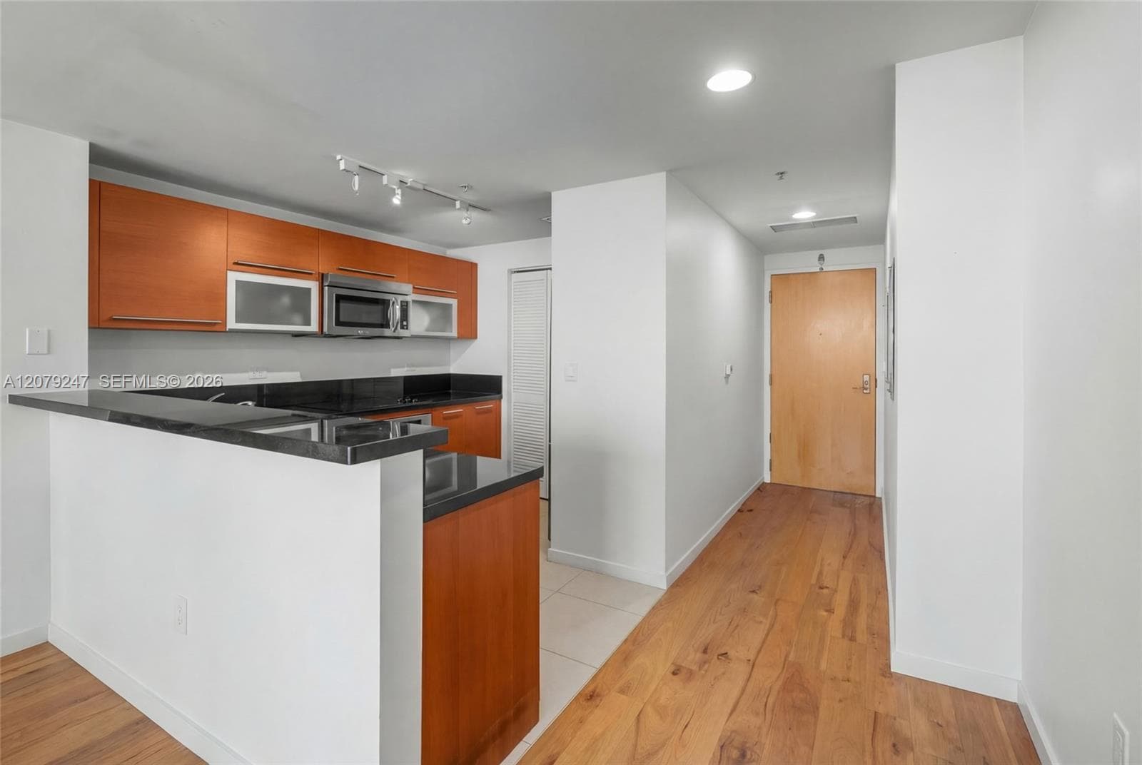 253 NE 2nd St # 1007, Miami, FL 33132 photo 10