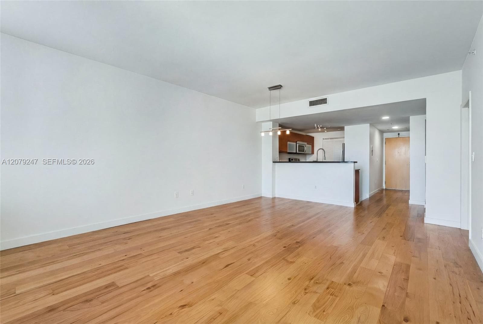253 NE 2nd St # 1007, Miami, FL 33132 photo 4