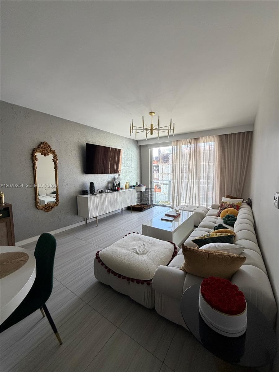 1010 SW 2nd Ave # 1601, Miami, FL 33130 photo 5