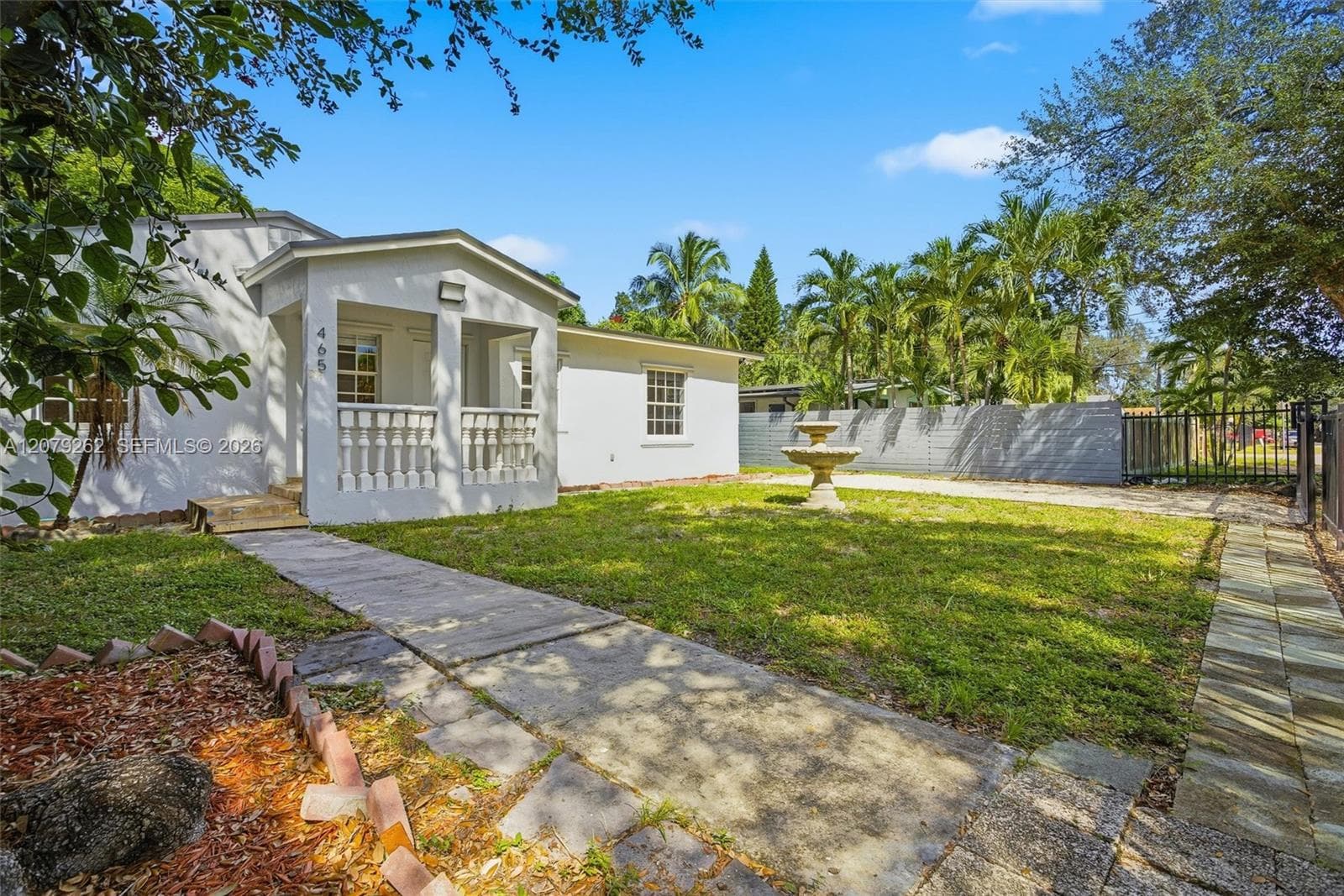 465 NE 165th St, Miami, FL 33162 photo 2