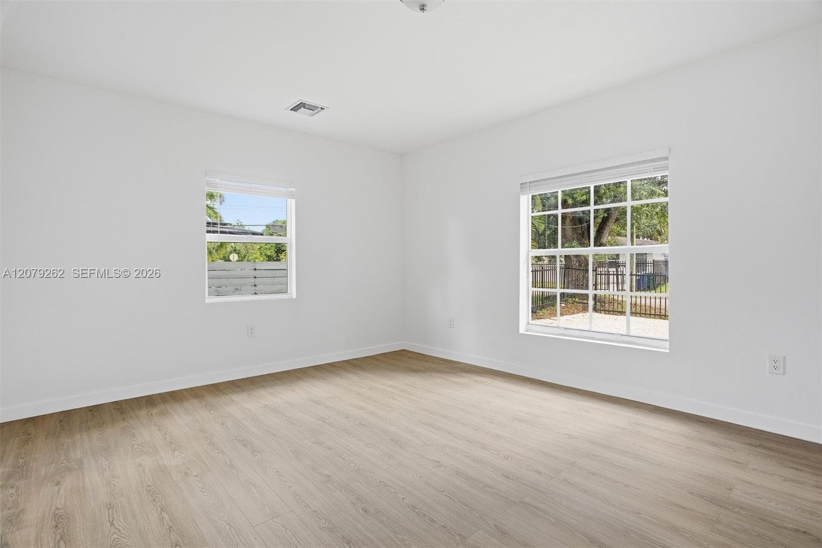 465 NE 165th St, Miami, FL 33162 photo 12