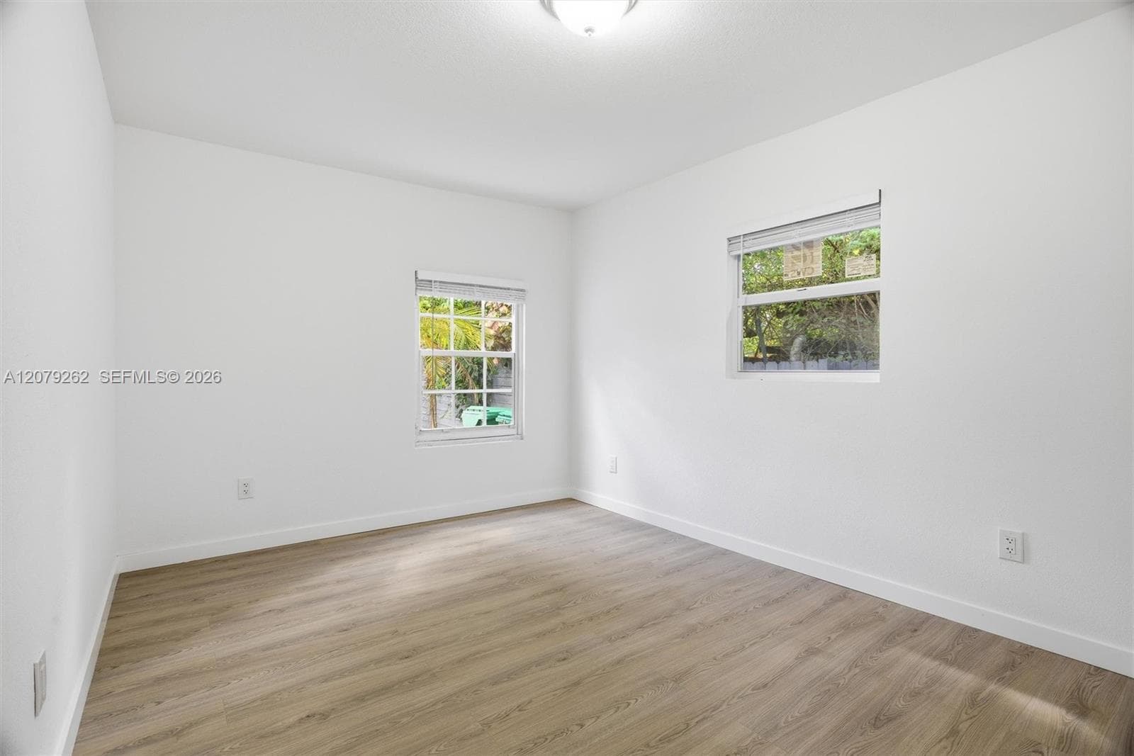 465 NE 165th St, Miami, FL 33162 photo 9