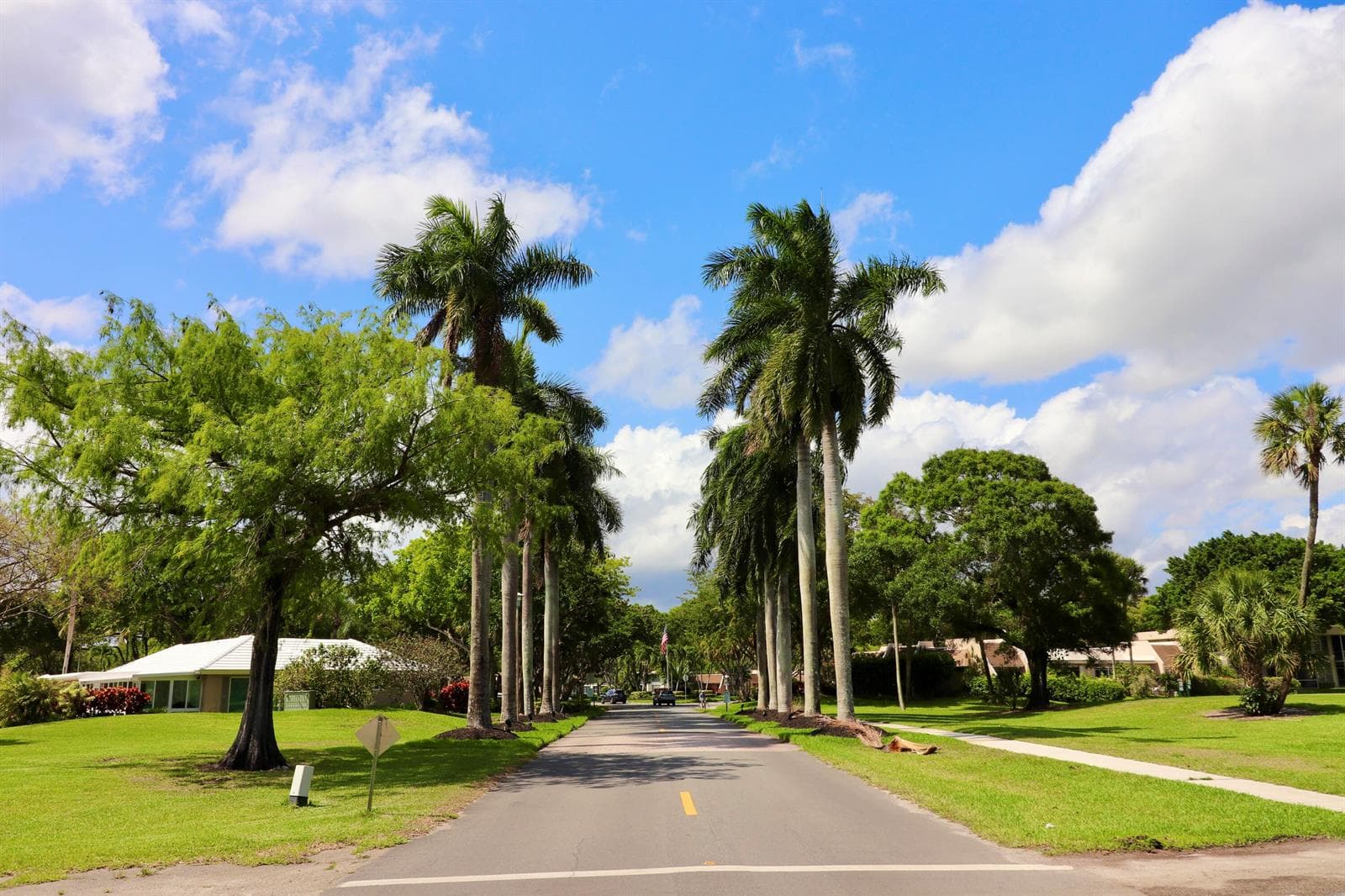 3980 OAKS CLUBHOUSE Drive # 511, Pompano Beach, FL 33069 photo 2