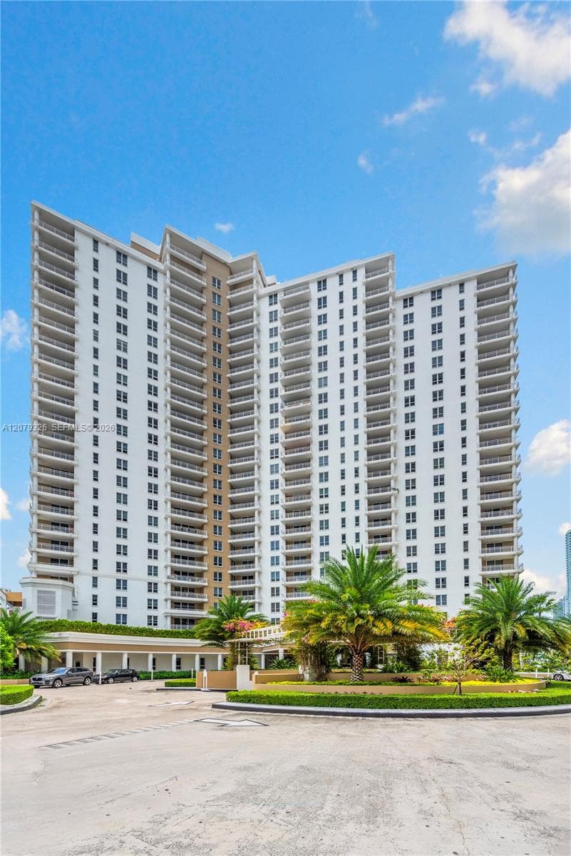 701 Brickell Key Blvd # 707, Miami, FL 33131 photo 2