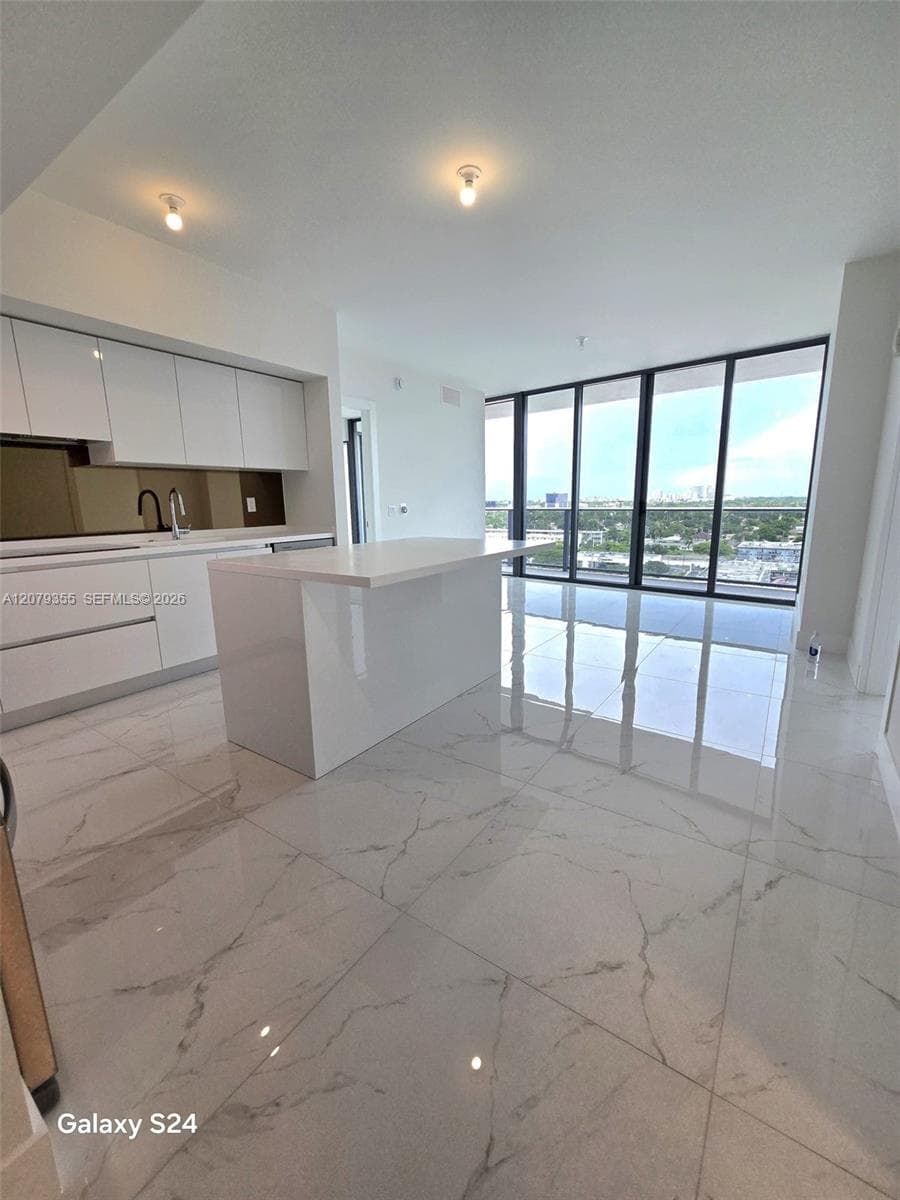 1170 E Hallandale Beach Blvd # 907, Hallandale Beach, FL 33009 photo 2
