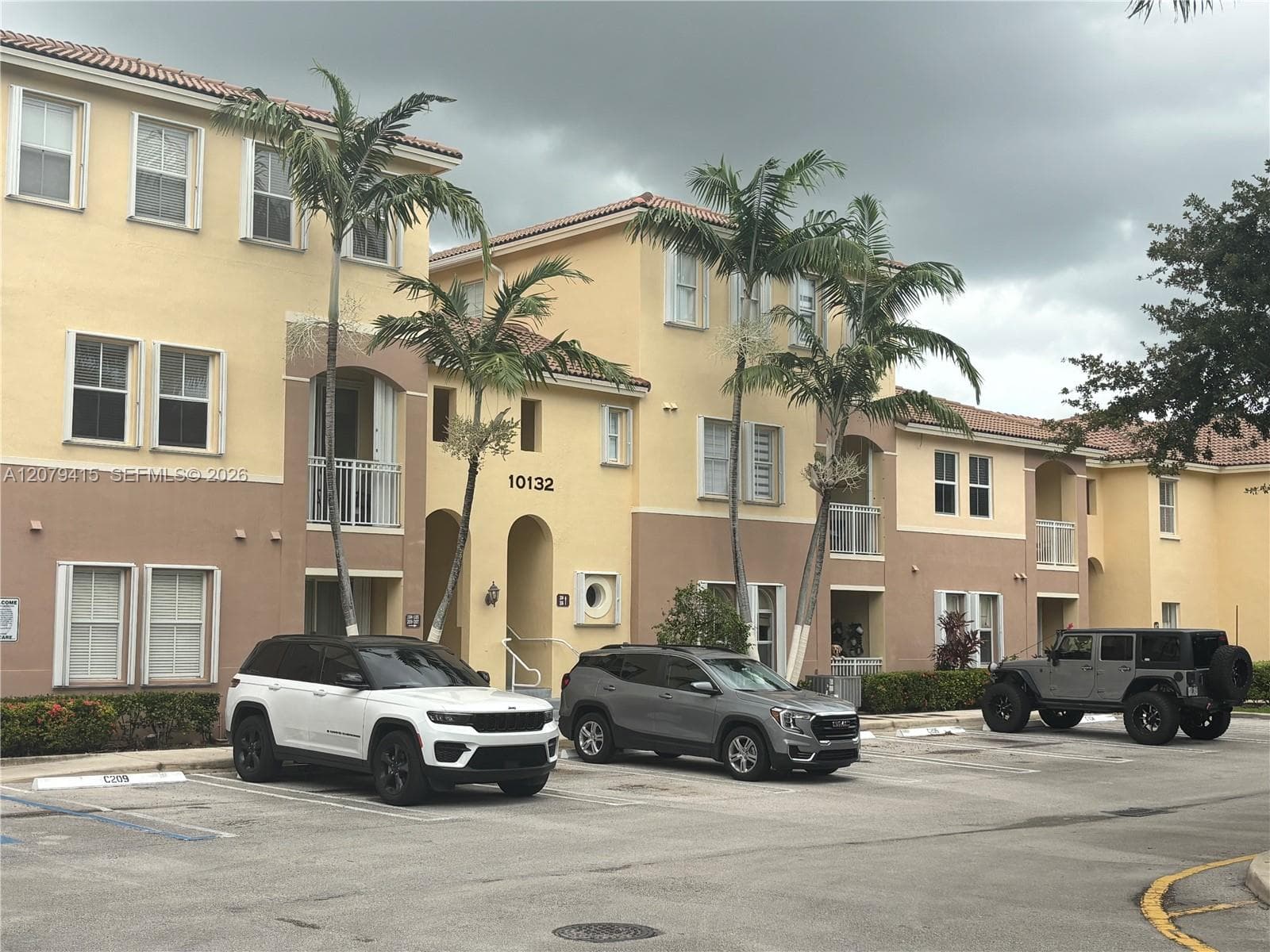 10132 NW 7th St # 102, Miami, FL 33172