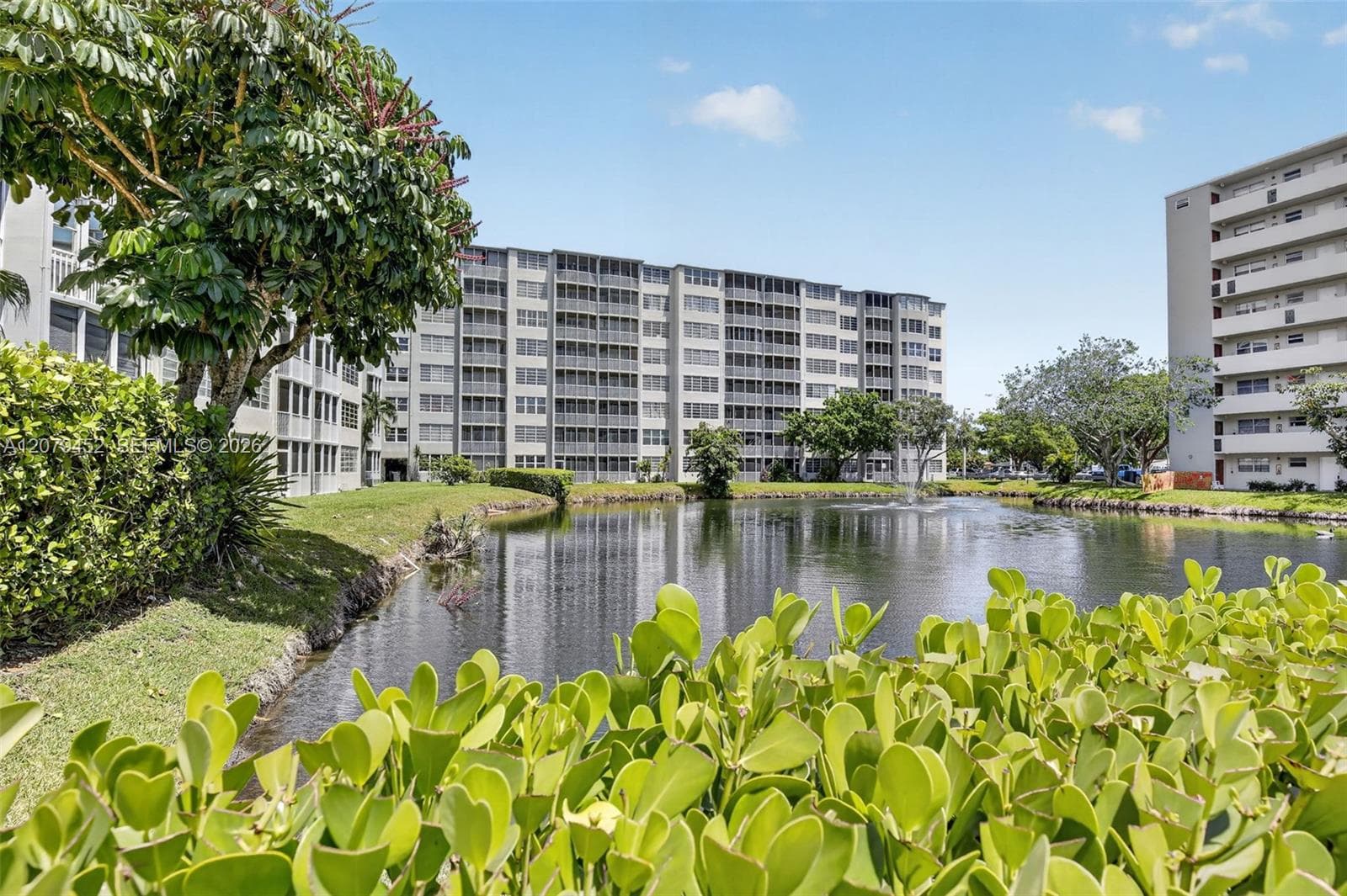 1770 NE 191st St # 401-1, Miami, FL 33179