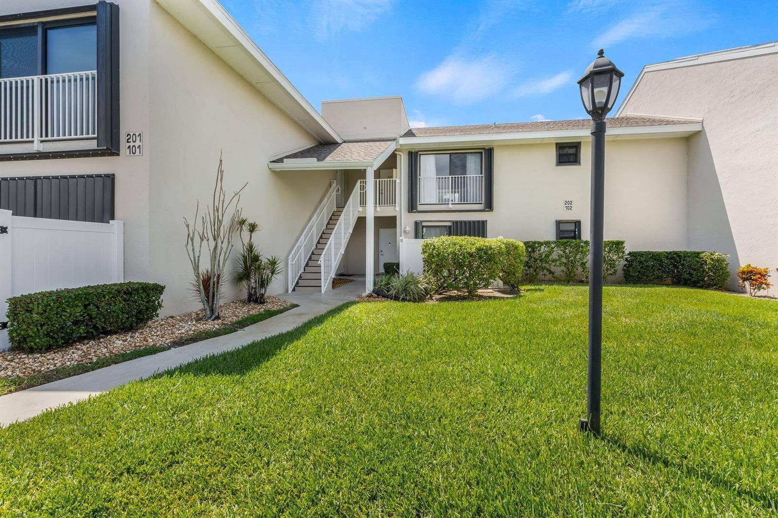 3209 S Lakeview Circle # 8202, Hutchinson Island, FL 34949 photo 3