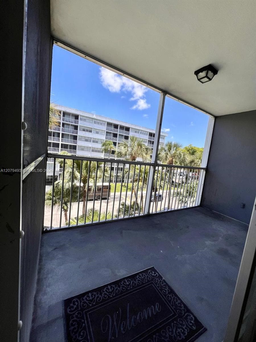 700 NW 214th St # 411, Miami Gardens, FL 33169 photo 5