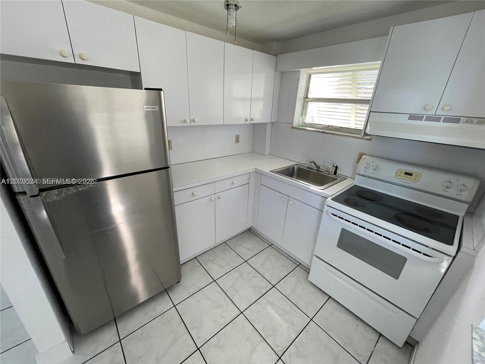 1016 NW 1st Ave, Hallandale Beach, FL 33009 photo 2