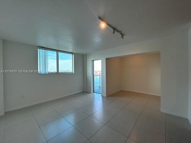 7525 E Treasure Dr # 1008, North Bay Village, FL 33141 photo 6