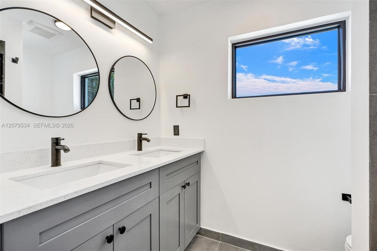2255 NE 173rd St, North Miami Beach, FL 33160 photo 5
