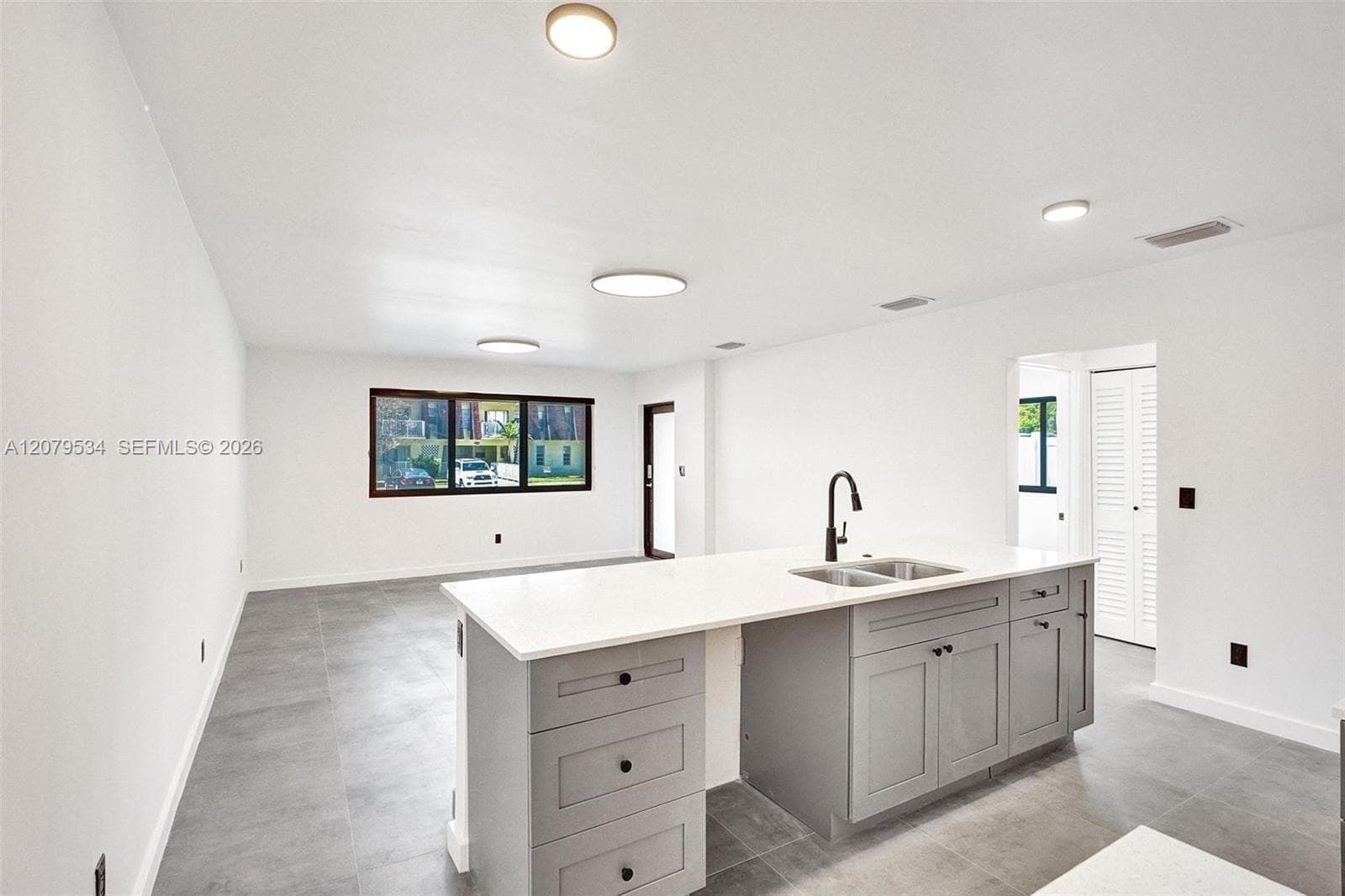 2255 NE 173rd St, North Miami Beach, FL 33160 photo 4