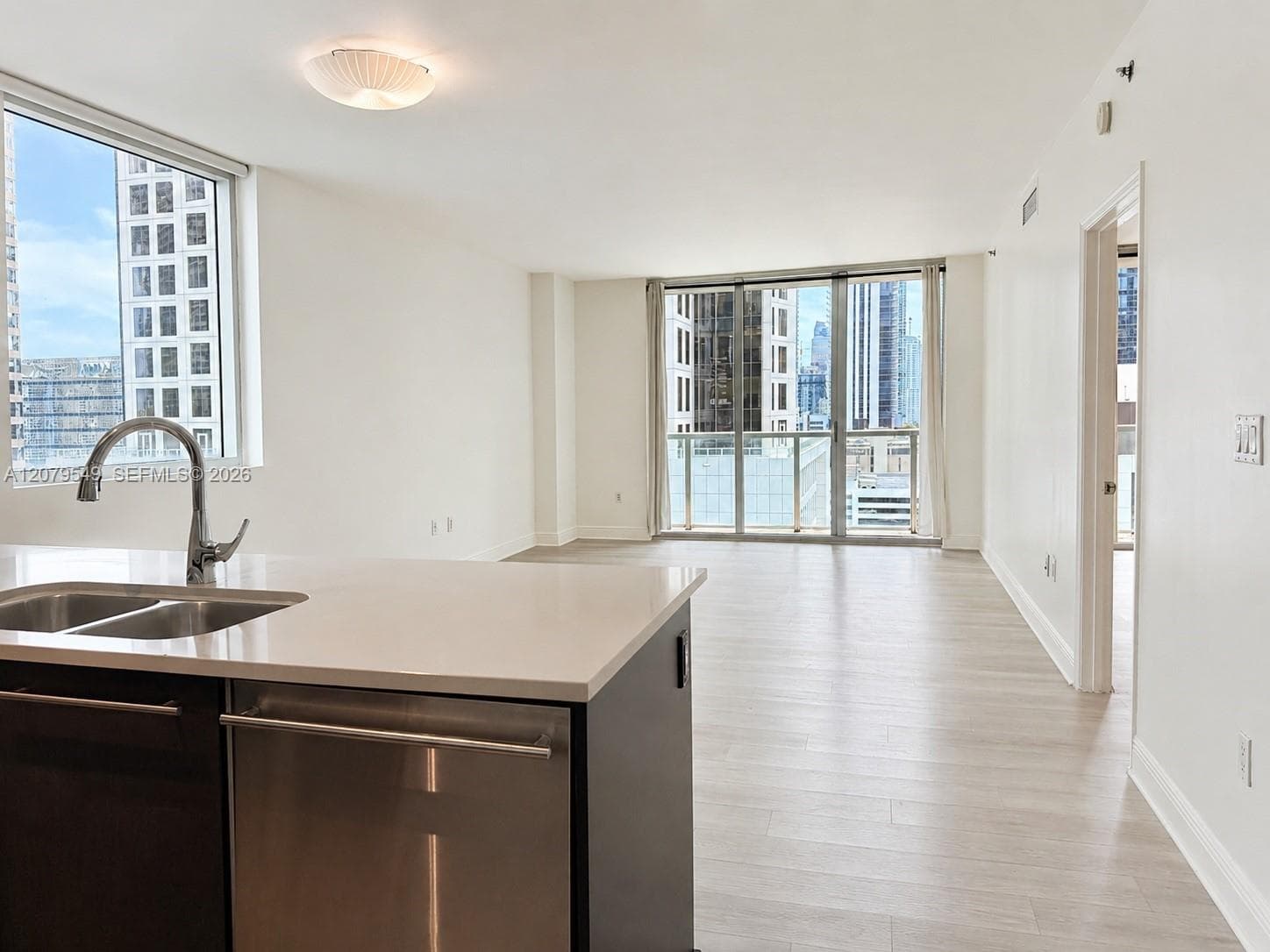 55 SE 6th St # 1510, Miami, FL 33131 photo 5