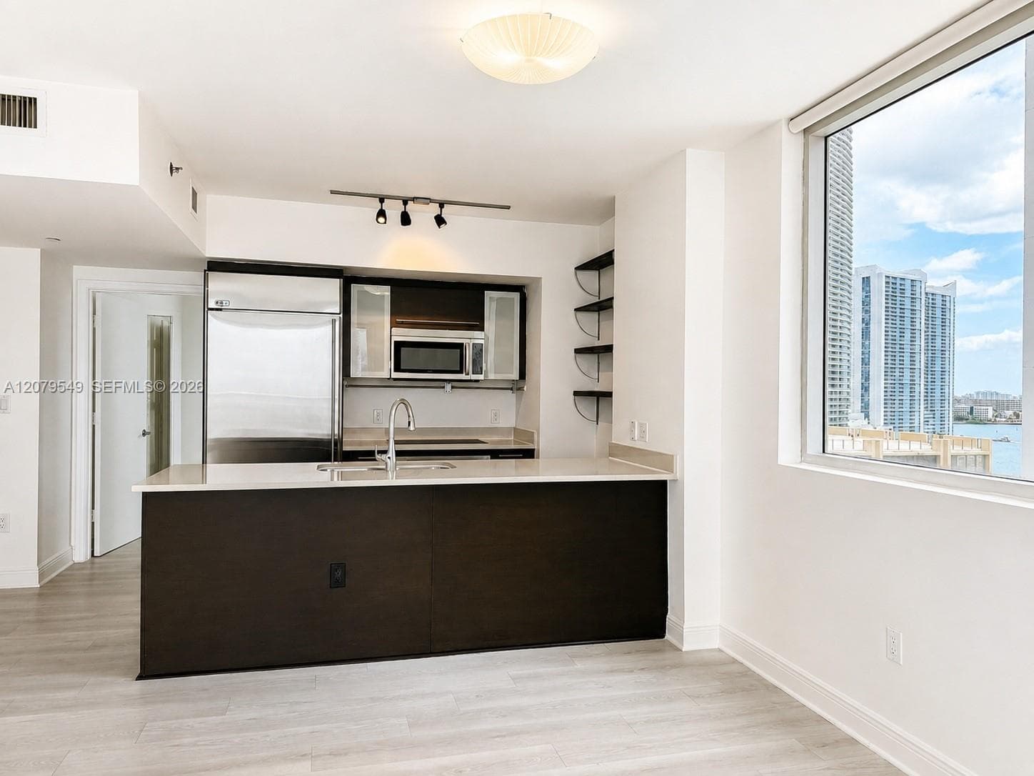 55 SE 6th St # 1510, Miami, FL 33131 photo 4