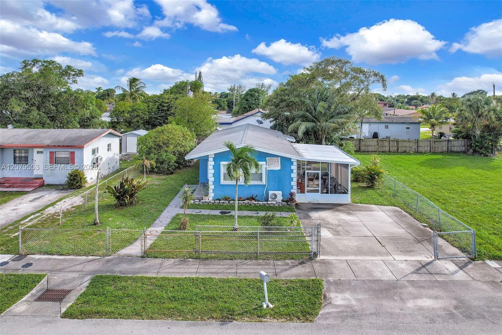 2760 NW 23rd St, Fort Lauderdale, FL 33311 photo 2